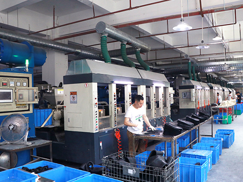 橡膠成型車(chē)間