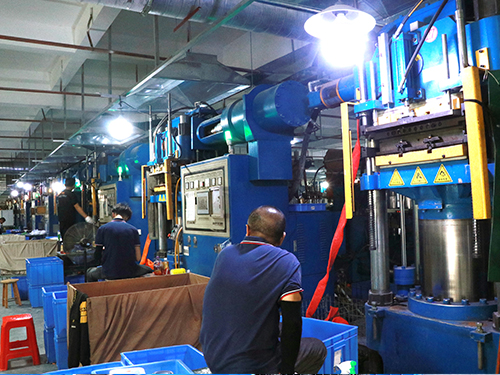 橡膠成型車(chē)間